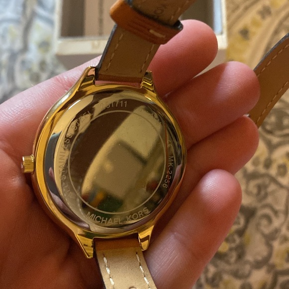 Michael Kors Wrap Watch - Picture 5 of 7